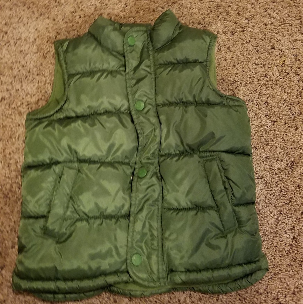 Green old navy puffer vest size 4t